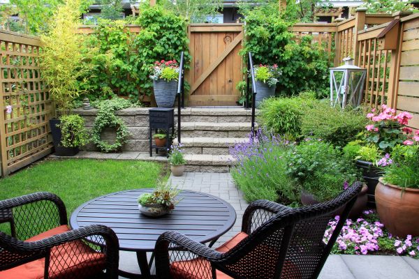 Small Yard Landscaping in Ventura