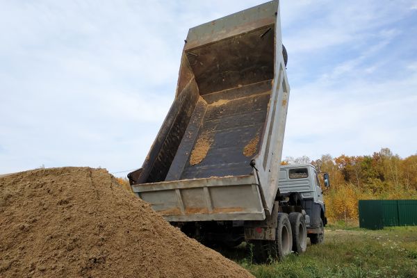Topsoil Delivery in Ventura