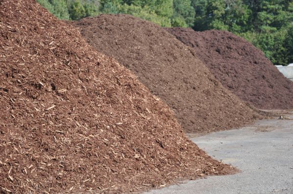 Brown Mulch Delivery in Ventura