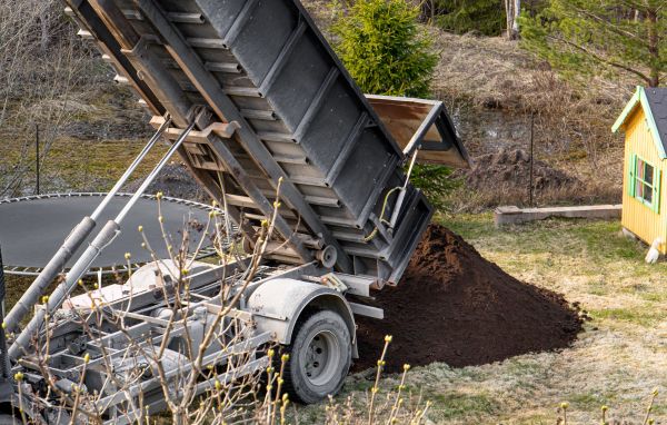 Yard Soil Delivery in Ventura